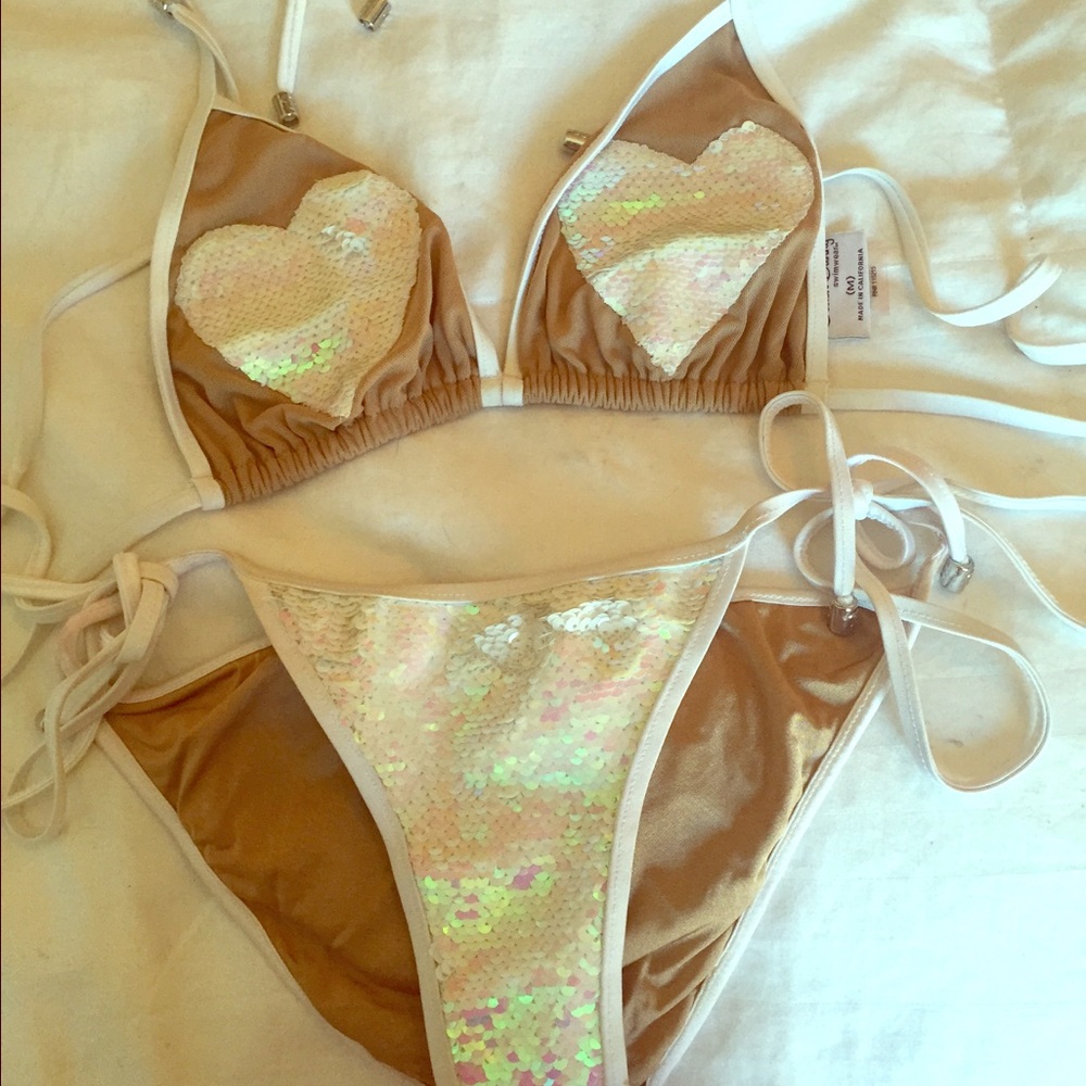 Beach bunny bikini